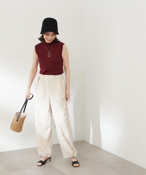 N.(N. Natural Beauty Basic)(エヌエヌナチュラルビューティーベーシック)の「◆総針ボトルネックノースリーブニット(ニット/セーター・レディース・ボルドー/マジェンタ/グリーン/ホワイト/ブラック・MEDIUM)」の18枚目の写真