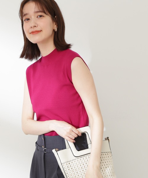 N.(N. Natural Beauty Basic)(エヌエヌナチュラルビューティーベーシック)の「◆総針ボトルネックノースリーブニット(ニット/セーター・レディース・ボルドー/マジェンタ/グリーン/ホワイト/ブラック・MEDIUM)」の5枚目の写真