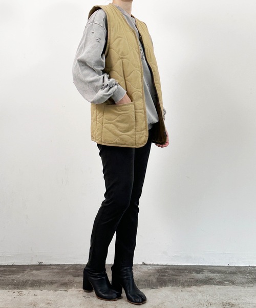 COMMON WARE(コモンウェアー)の「COMMONWARE:瓢箪キルト インナーダウンベスト(ダウンベスト・レディース・ベージュ/ブラック/カーキ・XL/L/M)」の7枚目の写真