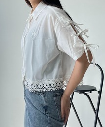 〇肩リボン刺繍ロゴ半袖シャツ