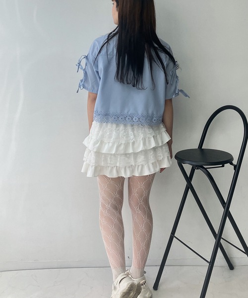 AS KNOW AS plus（アズノゥアズプラス）の「〇肩リボン刺繍ロゴ半袖シャツ（シャツ/ブラウス・レディース・オフホワイト/ブルー系/ピンク/ホワイト系1/ブラック系1/ブルー系1/ブルー/ブラック系2/ブルー系2/ホワイト系2/ブルー系その他2・FREE）」の16枚目の写真