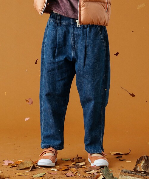 B:MING by BEAMS（ビーミングバイビームス）の「B:MING by BEAMS / タックデニムパンツ（110～150cm）（デニムパンツ・キッズ・ブラック/ブルー・140/130/100/110/150/120）」の2枚目の写真