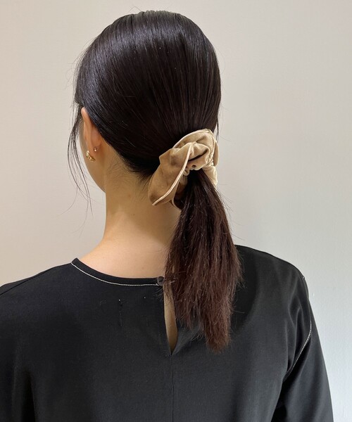 OPAQUE.CLIP（オペークドットクリップ）の「◆ベロアシュシュ（その他ヘアアクセサリー・レディース・パープル系4/ブラウン系/イエロー・00）」の7枚目の写真