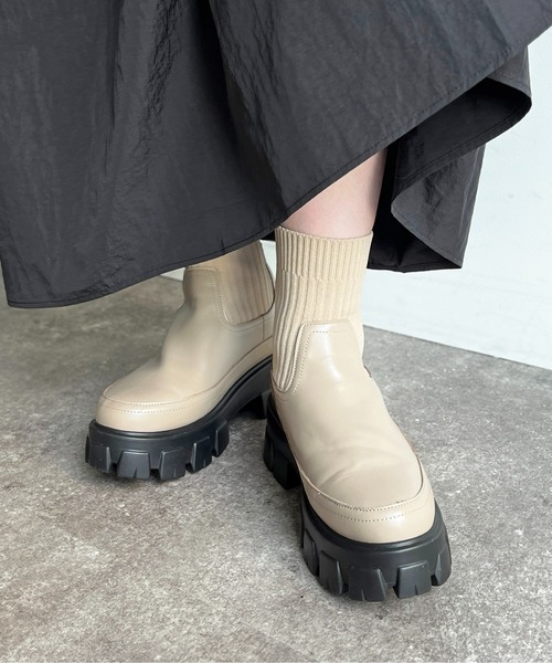 CPCM(シーピーシーエム)の「厚底ニットカジュアルブーツ(ブーツ・レディース・アイボリー/ベージュ/ブラック・MEDIUM/LARGE/SMALL)」の21枚目の写真