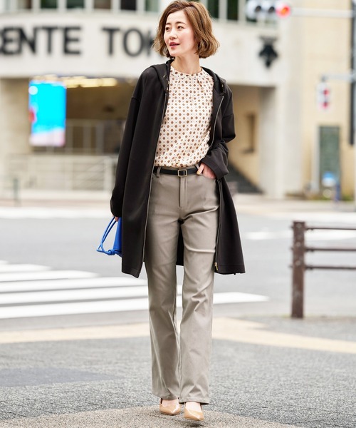 最終値下げ【未使用】BRIEFING グレー パンツ レディース　サイズM セール】静電防止！裏起毛ブーツカットパンツ股下73cm（その他