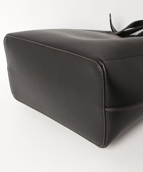 Legato Largo(レガートラルゴ)の「Legato Largo / かるいかばんPU 2WAYトート / LH-P0002Z(トートバッグ・レディース・ベージュ/オリーブ/ベージュ系その他/ラベンダー/ブラック/キャメル/アイボリー/イエロー/ライトブルー・ONESIZE)」の16枚目の写真