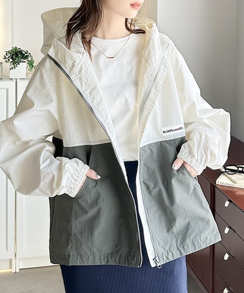 Java(ジャバ)の「《JaVa ジャバコラボ》おでかけに大活躍。大人のスポーティアウター。 バイカラーオーバーサイズナイロンジャケット(ナイロンジャケット・レディース・ブルー系1/イエロー系1/ホワイト系1/アイボリー系1・SMALL/MEDIUM/LARGE/X-LARGE)」の11枚目の写真