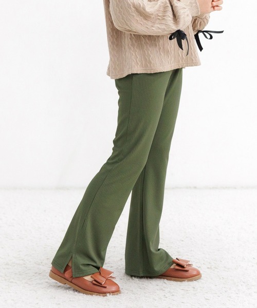 Bee des Bee（ビーデスビー）の「スリット入り リブ地フレアパンツ（その他パンツ・キッズ・ブラック/ダークグリーン/パープル系/ブルー系/ライトベージュ/レッド系/シルバー/モカ/カーキ/パープル/ミント/ピンク系その他/チャコール/ダークブルー・110cm/120cm/130cm/140cm/150cm/100cm）」の6枚目の写真