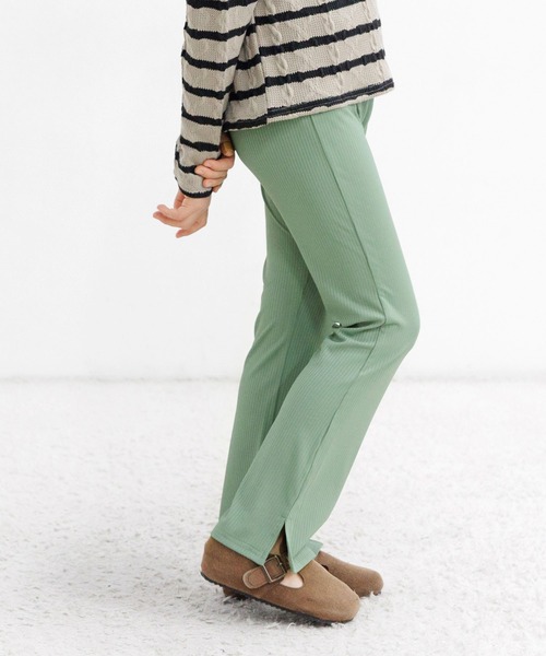 Bee des Bee（ビーデスビー）の「スリット入り リブ地フレアパンツ（その他パンツ・キッズ・ブラック/ダークグリーン/パープル系/ブルー系/ライトベージュ/レッド系/シルバー/モカ/カーキ/パープル/ミント/ピンク系その他/チャコール/ダークブルー・110cm/120cm/130cm/140cm/150cm/100cm）」の7枚目の写真