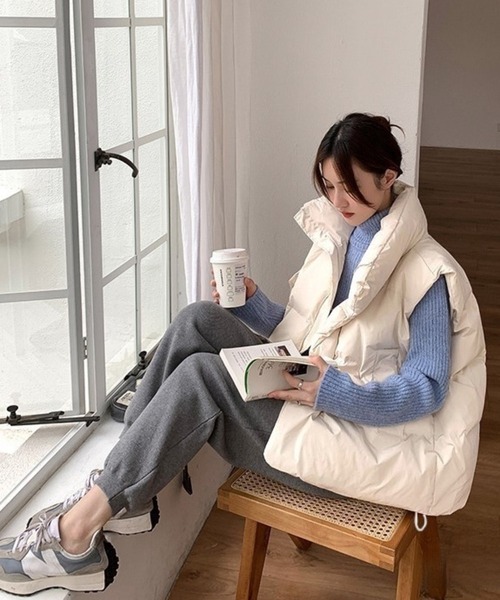 Chaco closet（チャコ クローゼット）の「スタンドネックミリタリー中綿ベスト（ダウンベスト・レディース・アイボリー/ブラック・FREE）」の4枚目の写真