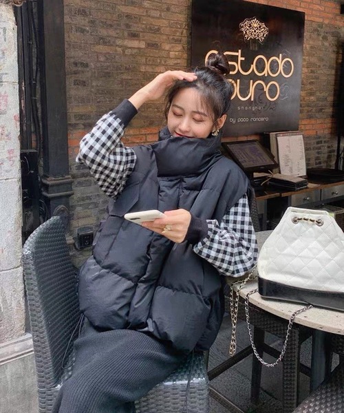 Chaco closet（チャコ クローゼット）の「スタンドネックミリタリー中綿ベスト（ダウンベスト・レディース・アイボリー/ブラック・FREE）」の9枚目の写真