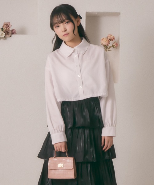 shrita(シュリータ)の「【shrita】サイドドロストショートシャツ(シャツ/ブラウス・キッズ・アイボリー/ピンク/ライトブルー・S/M/L)」の2枚目の写真