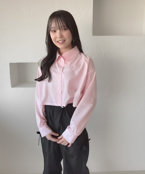 shrita(シュリータ)の「【shrita】サイドドロストショートシャツ(シャツ/ブラウス・キッズ・アイボリー/ピンク/ライトブルー・S/M/L)」の22枚目の写真