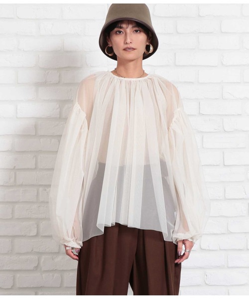 Settimissimo（セッティミッシモ）の「チュールレイヤード パフスリーブ クルーネック プルオーバー（Tシャツ/カットソー・レディース・ベージュ系その他/ブラック・FREE）」の18枚目の写真