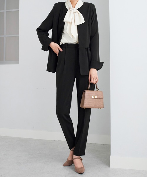 alotta(アロッタ)の「洗える!ペプラムジャケットスーツ(スーツパンツ・レディース・ブラック/ネイビー・LL/M/L/3L)」の14枚目の写真