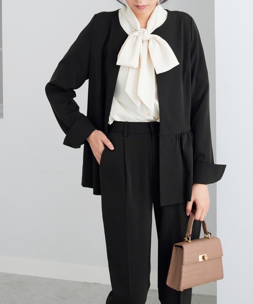 alotta(アロッタ)の「洗える!ペプラムジャケットスーツ(スーツパンツ・レディース・ブラック/ネイビー・LL/M/L/3L)」の17枚目の写真