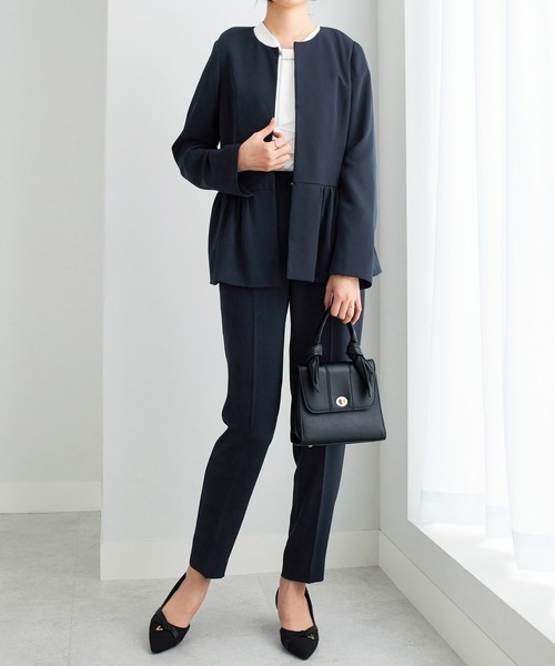 alotta(アロッタ)の「洗える!ペプラムジャケットスーツ(スーツパンツ・レディース・ブラック/ネイビー・LL/M/L/3L)」の21枚目の写真