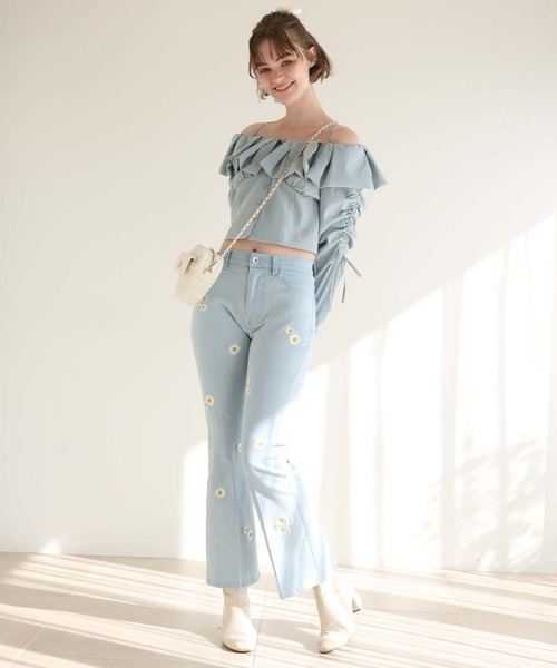 Seemi. byNICECLAUP（ シーミーバイナイスクラップ）の「【Seemi.】ショートフリルブラウス（シャツ/ブラウス・レディース・アイボリー/ブルー系その他/サックスブルー・FREE）」の4枚目の写真