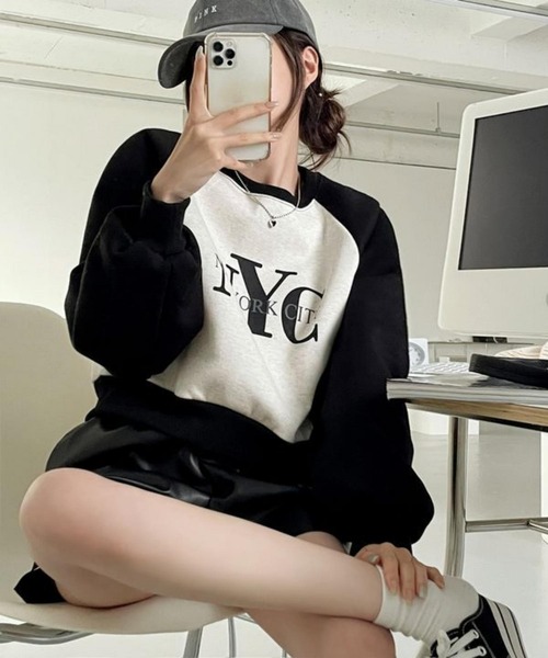 MAISON DE THERESE(メゾン ド テレーズ)の「裏起毛ロゴスウェット NYCロゴラグランショート丈トレーナー(スウェット・レディース・ブラック/グレー・M/L/XL/XX-LARGE)」の21枚目の写真