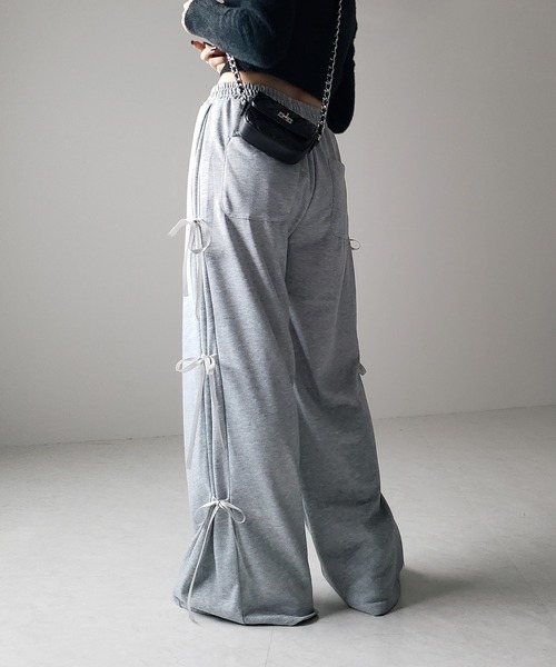 me+em select（ミームセレクト）の「【 ２color 】３ストラップサイドリボンワイドスウェットパンツ／ three strap side ribbon wide sweat pants（スウェットパンツ・レディース・ブラック/グレー・FREE）」の11枚目の写真
