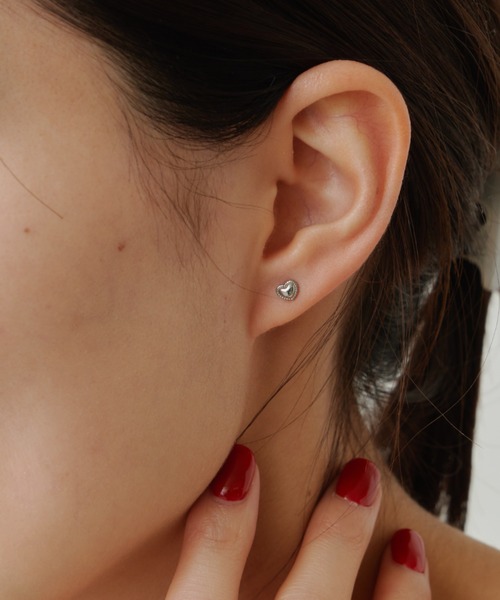 Aunt Marie's（アントマリーズ）の「プチハートピアス/ステンレススチール（ピアス（両耳用）・レディース・シルバー/ゴールド・FREE）」の5枚目の写真