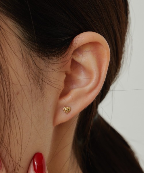 Aunt Marie's（アントマリーズ）の「プチハートピアス/ステンレススチール（ピアス（両耳用）・レディース・シルバー/ゴールド・FREE）」の4枚目の写真