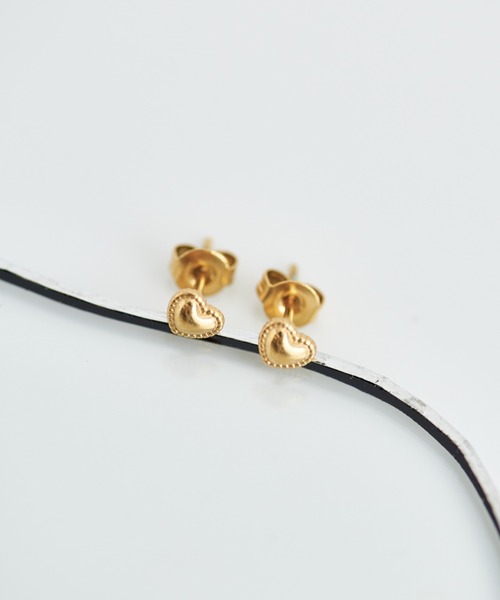 Aunt Marie's（アントマリーズ）の「プチハートピアス/ステンレススチール（ピアス（両耳用）・レディース・シルバー/ゴールド・FREE）」の10枚目の写真