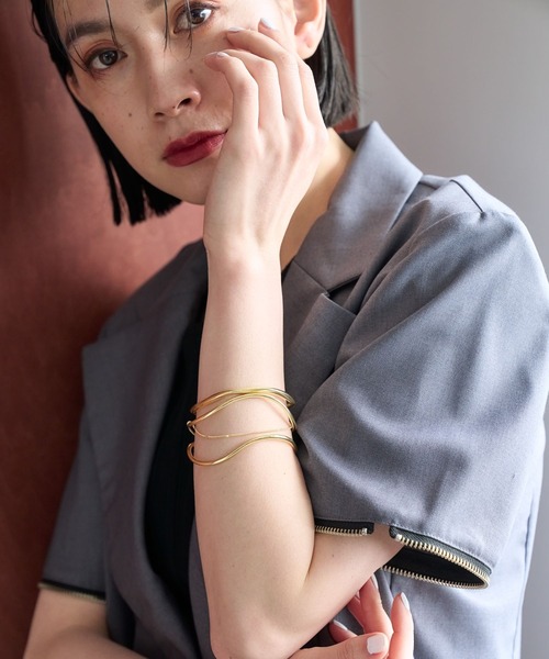 HARE(ハレ)の「2PSETバングル(HARE)(バングル/リストバンド・レディース・ゴールド/シルバー/シルバー系その他/ブラック・FREE)」の9枚目の写真