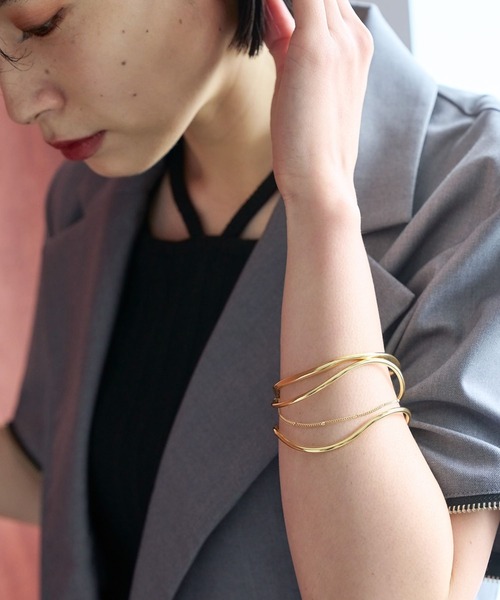 HARE(ハレ)の「2PSETバングル(HARE)(バングル/リストバンド・レディース・ゴールド/シルバー/シルバー系その他/ブラック・FREE)」の10枚目の写真