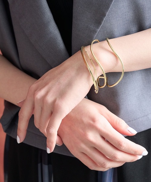 HARE(ハレ)の「2PSETバングル(HARE)(バングル/リストバンド・レディース・ゴールド/シルバー/シルバー系その他/ブラック・FREE)」の12枚目の写真