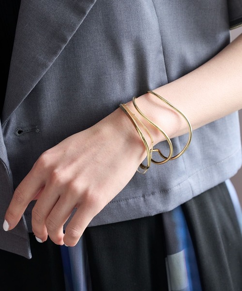 HARE(ハレ)の「2PSETバングル(HARE)(バングル/リストバンド・レディース・ゴールド/シルバー/シルバー系その他/ブラック・FREE)」の13枚目の写真