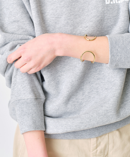 Bijou R.I (ビジューアールアイ)の「【Bijou R.I / ビジューアールアイ】Stitch Bent Bracelet(ブレスレット・レディース・シルバー/ゴールド・SMALL)」の6枚目の写真