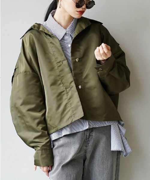 e-zakkamania stores(イーザッカマニアストアーズ)の「レイヤードデザイン シャツヘム ジャケット(その他アウター・レディース・ベージュ/カーキ・M)」の11枚目の写真