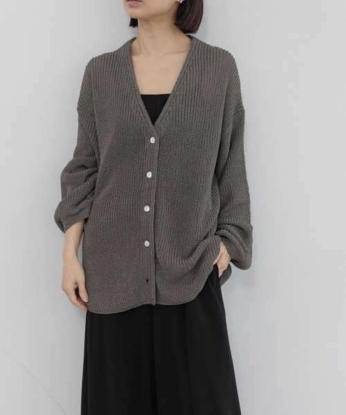 e/rm(イーアールエム)の「【e/rm】ワシニットVネックカーディガン(カーディガン/ボレロ・レディース・オフホワイト/チャコールグレー/ネイビー/イエロー系その他・FREE)」の7枚目の写真