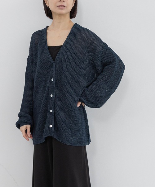 e/rm(イーアールエム)の「【e/rm】ワシニットVネックカーディガン(カーディガン/ボレロ・レディース・オフホワイト/チャコールグレー/ネイビー/イエロー系その他・FREE)」の9枚目の写真