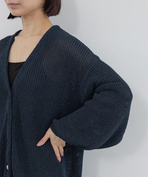 e/rm(イーアールエム)の「【e/rm】ワシニットVネックカーディガン(カーディガン/ボレロ・レディース・オフホワイト/チャコールグレー/ネイビー/イエロー系その他・FREE)」の16枚目の写真