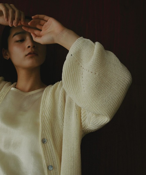 e/rm(イーアールエム)の「【e/rm】ワシニットVネックカーディガン(カーディガン/ボレロ・レディース・オフホワイト/チャコールグレー/ネイビー/イエロー系その他・FREE)」の21枚目の写真