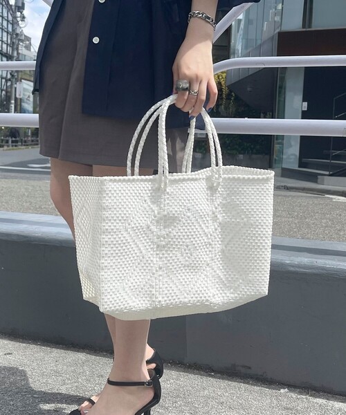 fredy emue（フレディエミュ）の「【Moon Bird/ムーンバード】ワイドシェイプメルカドバッグ（トートバッグ・レディース・ホワイト/ブラック系その他3/ブラック系その他・FREE）」の5枚目の写真