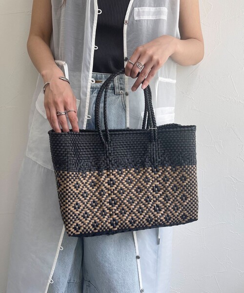 fredy emue（フレディエミュ）の「【Moon Bird/ムーンバード】ワイドシェイプメルカドバッグ（トートバッグ・レディース・ホワイト/ブラック系その他3/ブラック系その他・FREE）」の13枚目の写真