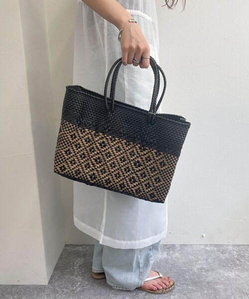 fredy emue（フレディエミュ）の「【Moon Bird/ムーンバード】ワイドシェイプメルカドバッグ（トートバッグ・レディース・ホワイト/ブラック系その他3/ブラック系その他・FREE）」の15枚目の写真