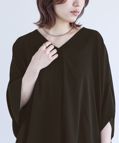 n'OrLABEL(ノアールレーベル)の「『変形ドレープデザインシャツ』(シャツ/ブラウス・レディース・ブラック/ロイヤルブルー/オフホワイト・FREE)」の18枚目の写真