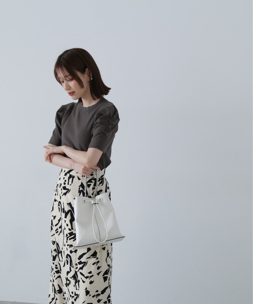 N.(N. Natural Beauty Basic)(エヌエヌナチュラルビューティーベーシック)の「◆パワーショルダーリブニット(ニット/セーター・レディース・スミクロ/イエロー/オフホワイト・MEDIUM)」の9枚目の写真
