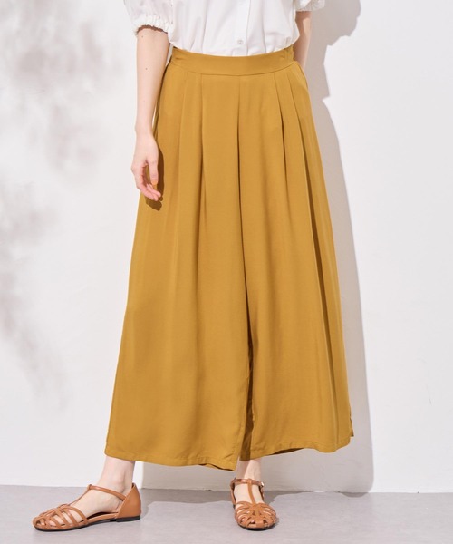 Viola e Viola(ヴィオラエヴィオラ)の「接触冷感美脚ワイドパンツ(その他パンツ・レディース・ブラック/ターコイズブルー/イエロー/モカ・MEDIUM/LARGE)」の12枚目の写真
