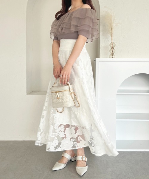 apres jour(アプレジュール)の「チュールオフショルトップス【ZOZOTOWN限定アイテム】(Tシャツ/カットソー・レディース・チャコールグレー/モカ/グレイッシュベージュ・X-LARGE/フリー)」の6枚目の写真