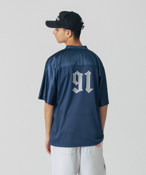 XLARGE（エクストララージ）の「OLD ENGLISH LOGO V NECK S/S