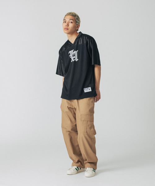 XLARGE（エクストララージ）の「OLD ENGLISH LOGO V NECK S/S