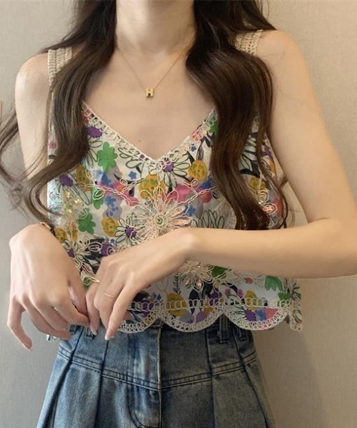 deux amour（ドゥーザムール）の「カギ針スカラップ花柄短丈キャミ（キャミソール・レディース・ピンク/グリーン・FREE）」の3枚目の写真