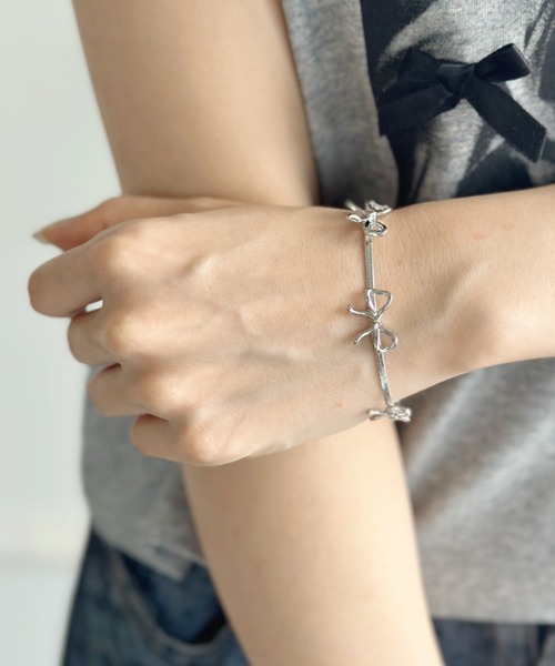 iso(イソ)の「メタルチャームリボンブレスレット(ブレスレット・レディース・シルバー/ゴールド・FREE)」の11枚目の写真