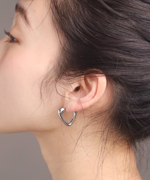 LHME “Moment”ハートフープピアス/サージカルステンレス316L（金属アレルギー対応）（ピアス（両耳用））｜LHME（エルエイチエムイー）