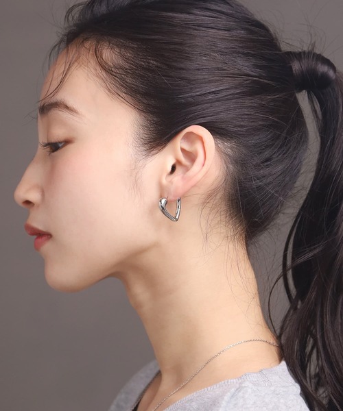 LHME “Moment”ハートフープピアス/サージカルステンレス316L（金属アレルギー対応）（ピアス（両耳用））｜LHME（エルエイチエムイー）